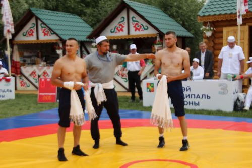 Заинское подворье украсило Сабантуй в Казани