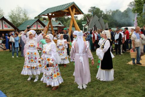 Заинское подворье украсило Сабантуй в Казани