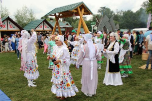 Заинское подворье украсило Сабантуй в Казани