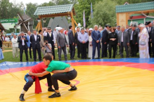 Заинское подворье украсило Сабантуй в Казани