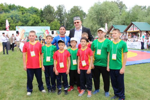 Заинское подворье украсило Сабантуй в Казани