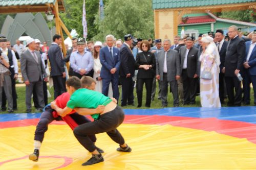 Заинское подворье украсило Сабантуй в Казани