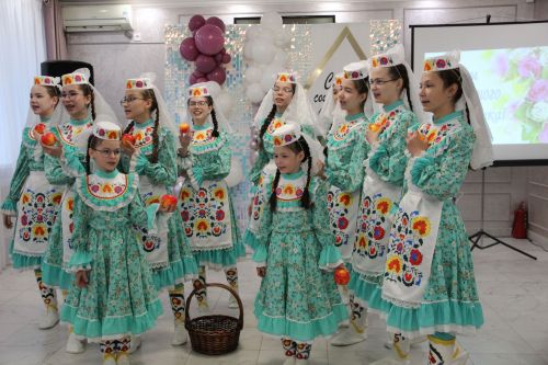 Заинские соцработники получили награды в честь профессионального праздника