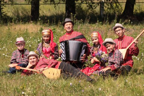 Школьники из фольклорного коллектива «Сандугачлар» выступят на празднике Петров день в Заинском районе