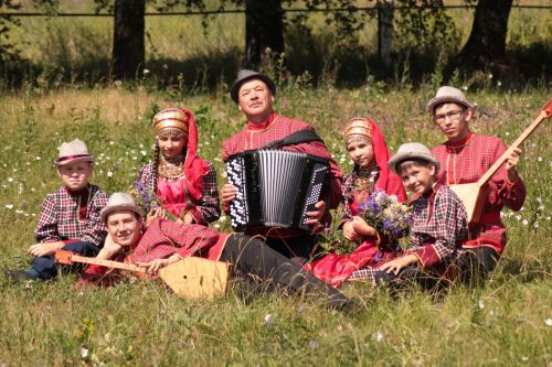 Школьники из фольклорного коллектива «Сандугачлар» выступят на празднике Петров день в Заинском районе
