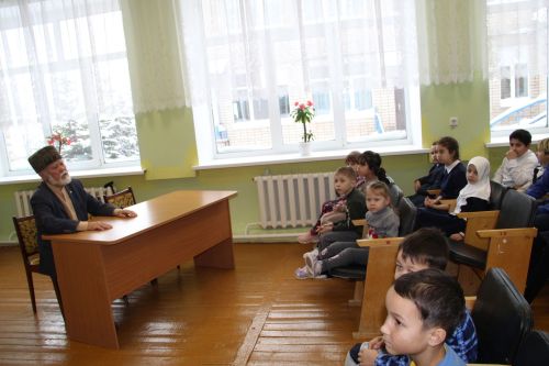 Рабит Батулла Зәйдә дәресләр, очрашулар үткәрә