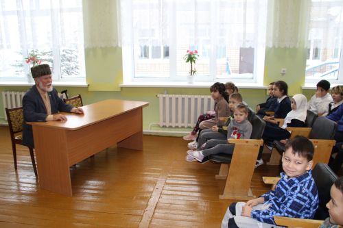 Рабит Батулла Зәйдә дәресләр, очрашулар үткәрә