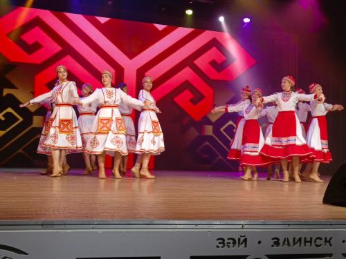В Заинске прошел концерт «Колесо времени», посвященный Дню старшего поколения