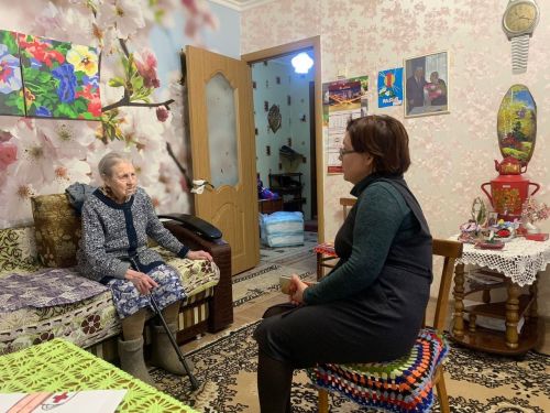 Заинская фронтовичка Анна Моисеева передала раненным бойцам СВО медицинские принадлежности