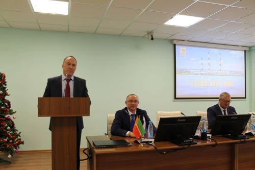 В Заинске глава района поздравил энергетиков с профессиональным праздником