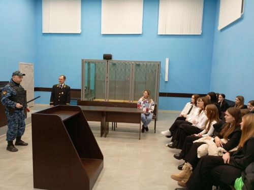В Заинске студенты познакомились с судебной системой