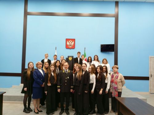 В Заинске студенты познакомились с судебной системой