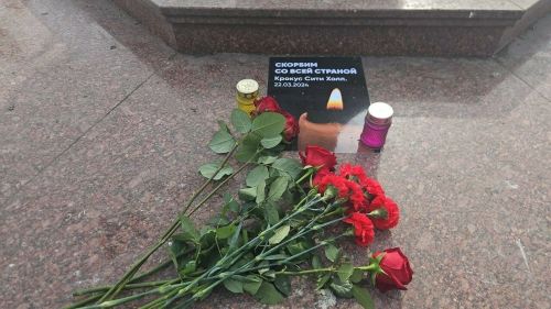 Жители Казани организовали мемориал жертвам теракта в «Крокус Сити Холле»