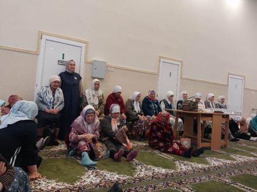 В главной мечети Заинска прошел ифтар для женщин