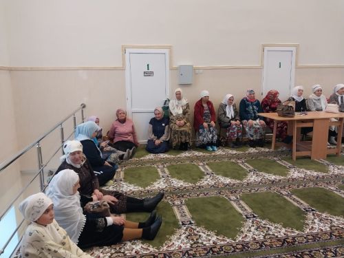 В главной мечети Заинска прошел ифтар для женщин