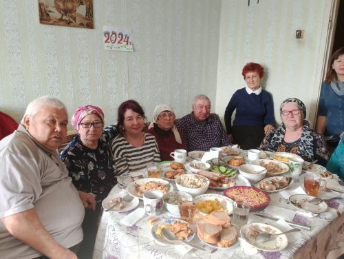И в горе, и в радости вместе пенсионеры одного из домов в Заинске