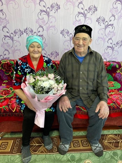 «Әнинең догалары белән затлы әби булып яшим»
