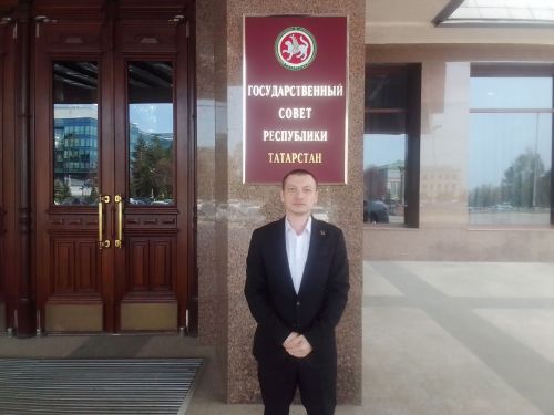 Руководитель Заинского местного отделения #МолодаяГвардияРТ принял участие во встрече в парламенте
