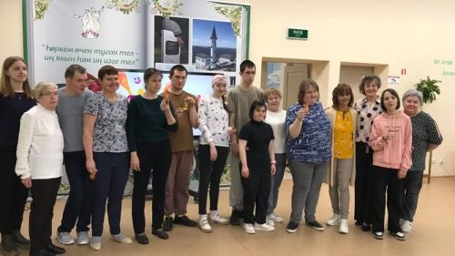 «Нам вместе веселей!»: заинские получатели соцуслуг посетили мероприятие в библиотеке