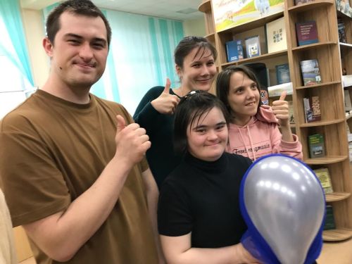 «Нам вместе веселей!»: заинские получатели соцуслуг посетили мероприятие в библиотеке