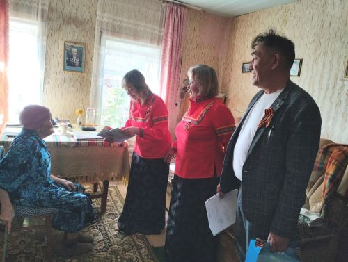 В Заинске тружеников тыла поздравили с наступающим Днем Победы