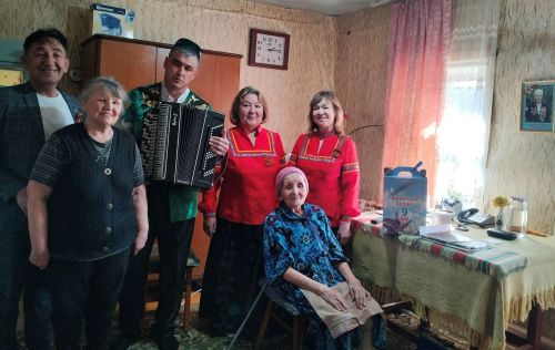 В Заинске тружеников тыла поздравили с наступающим Днем Победы