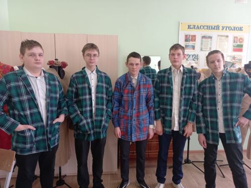 Заинские школьники шьют пижамы для отправки в госпитали