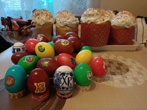 Жительницы Заинска поделились способами украшения яиц на Пасху