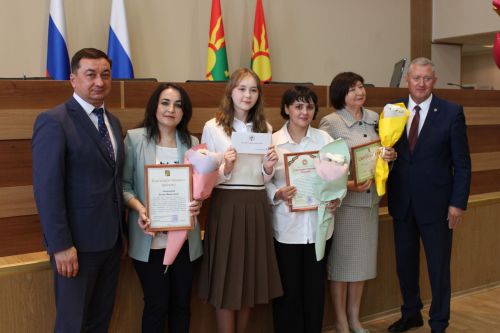 В Заинске одаренным ученикам вручили Грант главы района