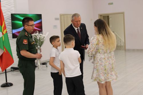 В Заинске Орден Мужества вручен двум семьям погибших участников СВО