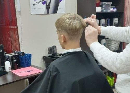 Лунный календарь стрижек с 22 по 28 июля 2024 года