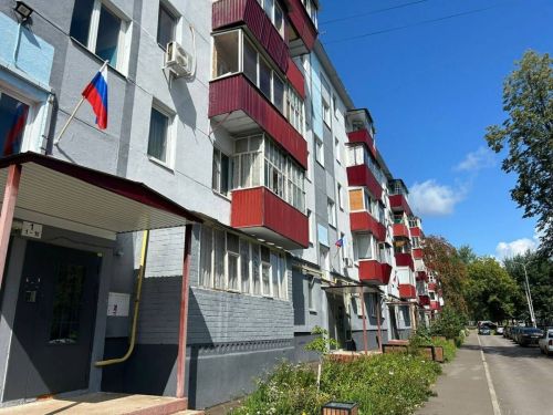 В Татарстане дома участников СВО отмечают флагом России