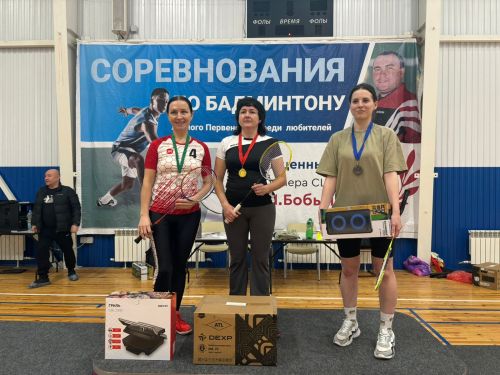 Заинцы состязались в турнире по бадминтону