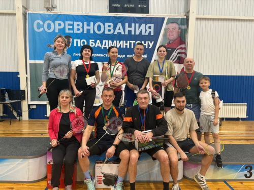Заинцы состязались в турнире по бадминтону