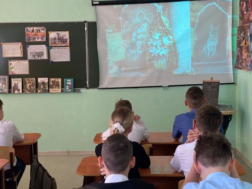 «Четвероногие солдаты»: в Заинской библиотеке вспомнили животных-героев войны