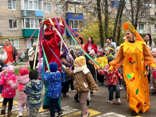 Осенняя ярмарка в детском саду «Светлячок» Заинска собрала детей и родителей