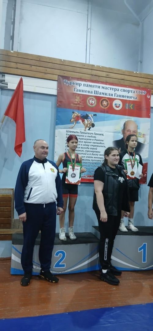 Воспитанники заинской школы борьбы завоевали медали первенства Татарстана
