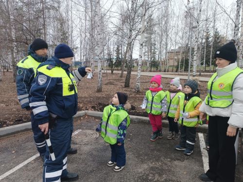 16 ноября — Всемирный день памяти жертв ДТП: Заинск провел акции по безопасности на дорогах