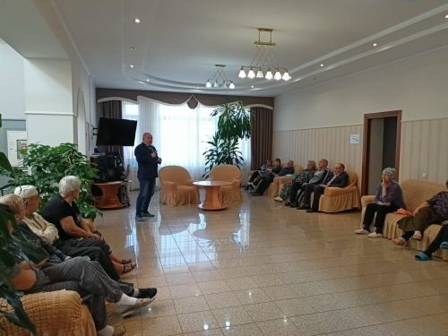 В Заинске взрослым напомнили о правилах дорожной безопасности