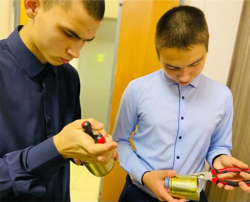 Тепло детских рук: старозаинские школьники изготовили окопные свечи для участников СВО