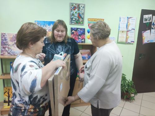Выставка «Мир неограниченных возможностей» в Заинске открыла Декаду инвалидов-2025