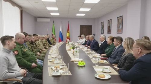 Ветеранам СВО вручили медаль Суворова и Жукова в Заинске