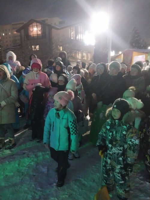 Как в Заинске зажгли главную новогоднюю ёлку