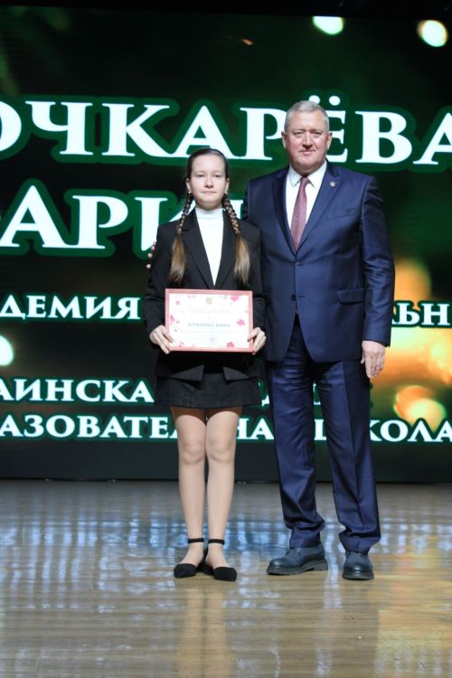 В Заинске елка главы района объединила 500 талантливых школьников