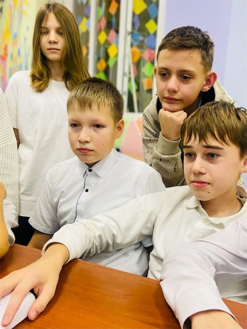 Учащиеся школы №1 Заинска прошли интерактивный симулятор «Мой выбор — жизнь»