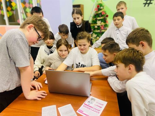 Учащиеся школы №1 Заинска прошли интерактивный симулятор «Мой выбор — жизнь»
