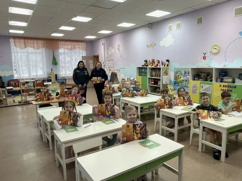 Урок безопасности в детском саду «Василек»: как встретить Новый год без ЧП