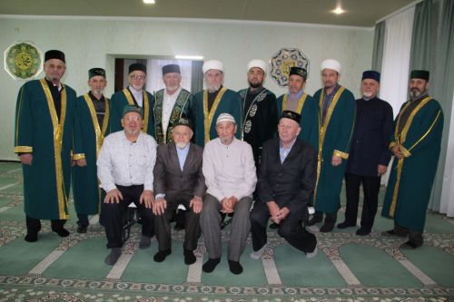 Поддержать молитвой и добрым словом: в Аксарино прошел Коран ашы для семей участников СВО