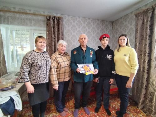 В Заинске вручили подарки отцам погибших участников СВО