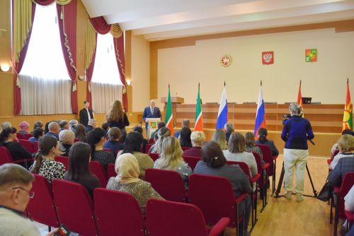 В Заинске вручили награды участникам СВО посмертно